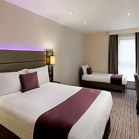 Premier Inn Premier Inn Silverstone Syresham Экстерьер фото