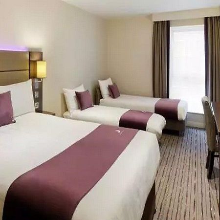 Premier Inn Premier Inn Silverstone Syresham Экстерьер фото