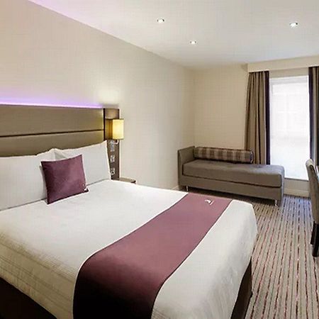 Premier Inn Premier Inn Silverstone Syresham Экстерьер фото