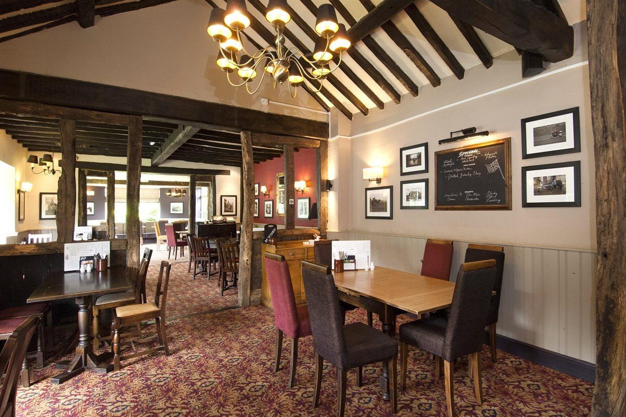 Premier Inn Premier Inn Silverstone Syresham Экстерьер фото