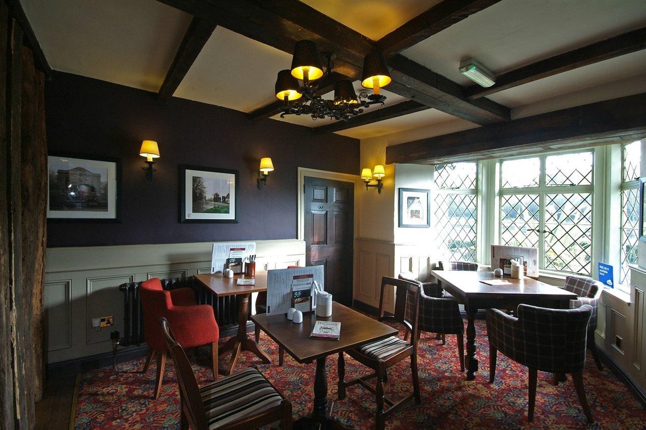 Premier Inn Premier Inn Silverstone Syresham Экстерьер фото