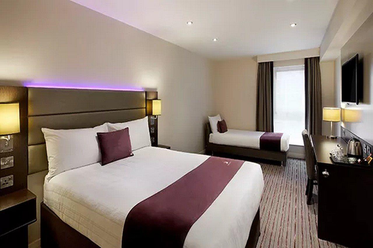 Premier Inn Premier Inn Silverstone Syresham Экстерьер фото