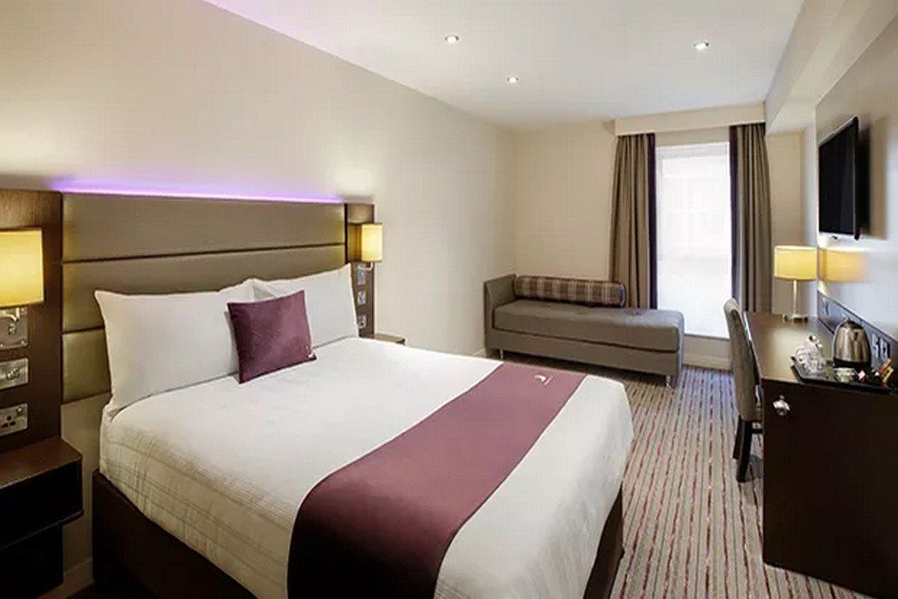 Premier Inn Premier Inn Silverstone Syresham Экстерьер фото