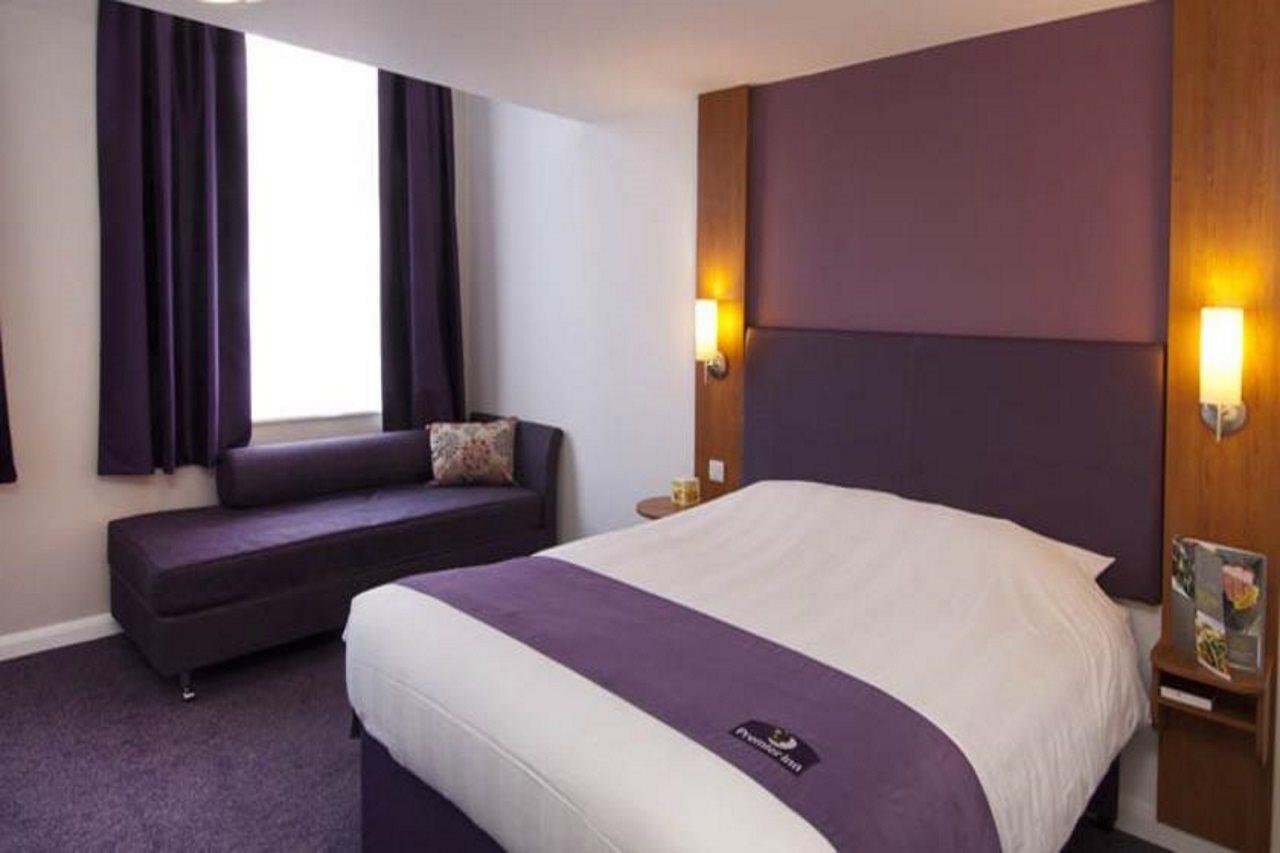 Premier Inn Premier Inn Silverstone Syresham Экстерьер фото