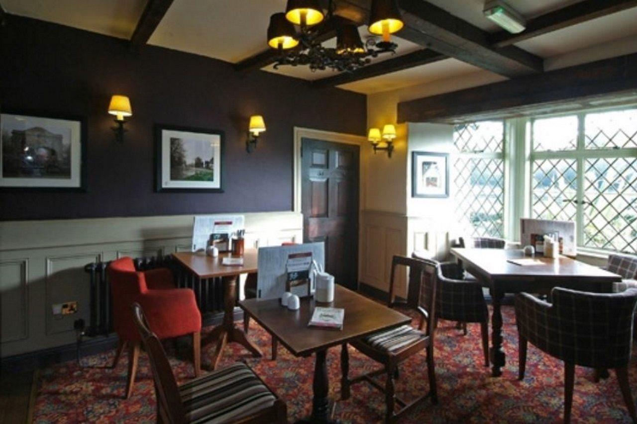 Premier Inn Premier Inn Silverstone Syresham Экстерьер фото