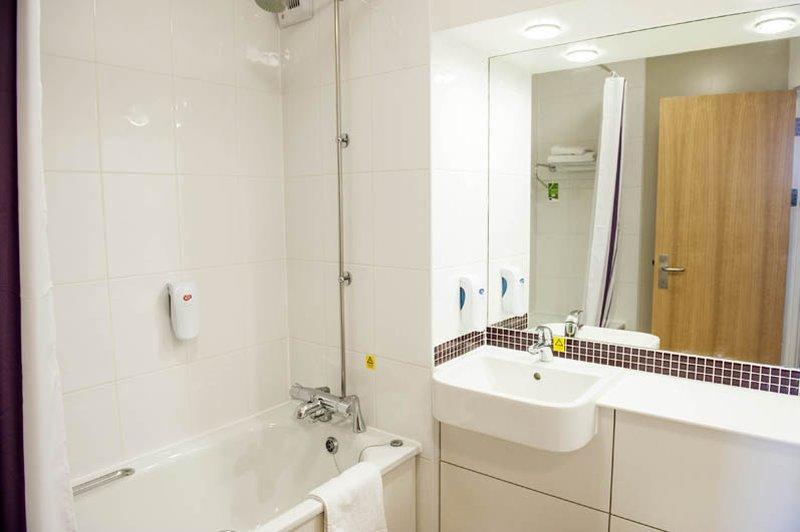 Premier Inn Premier Inn Silverstone Syresham Экстерьер фото