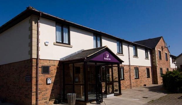 Premier Inn Premier Inn Silverstone Syresham Экстерьер фото